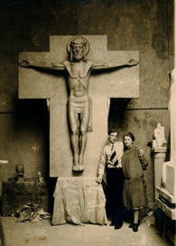 Wilhelm Heiner und seine Mutter in seinem Berliner Meisteratelier